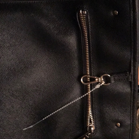 Micheal kors tote - Picture 3 of 7